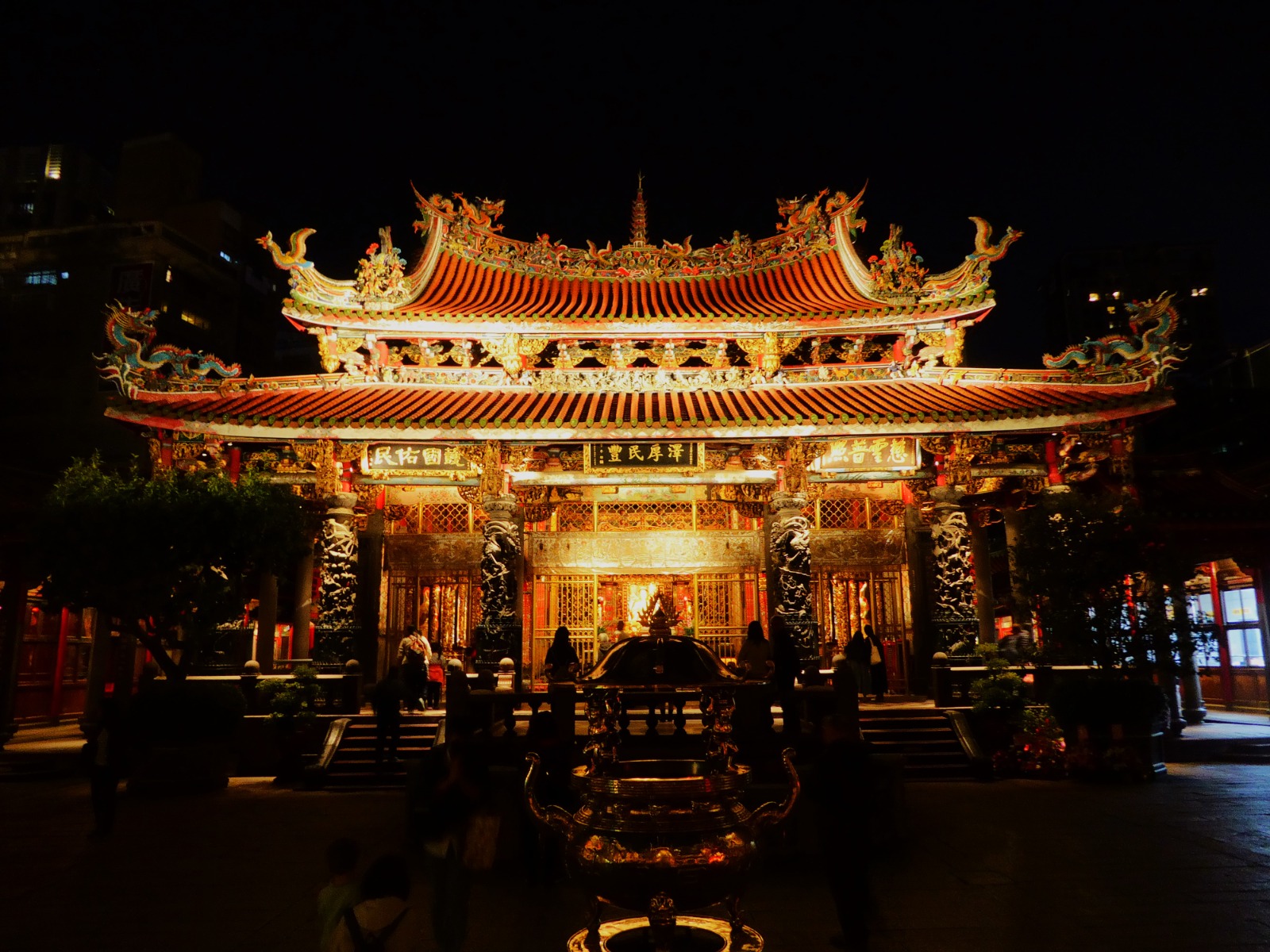 Longshan temple
